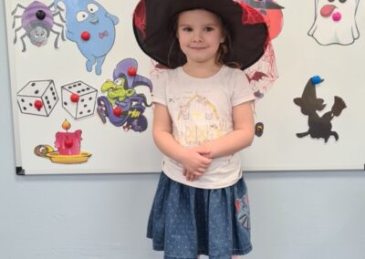Dziewczynka w kapeluszu